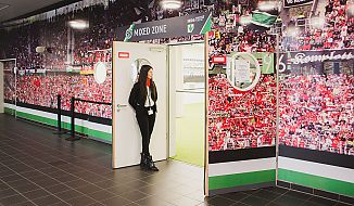 Im Eingangsbereich der Mixed Zone werden die Spieler erwartet.